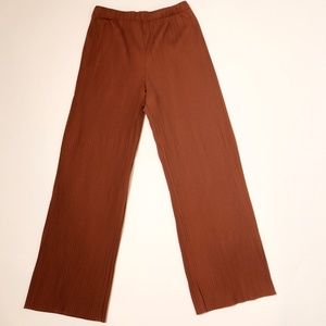 NWOT Uniqlo Ribbed Slightly Flared Pants